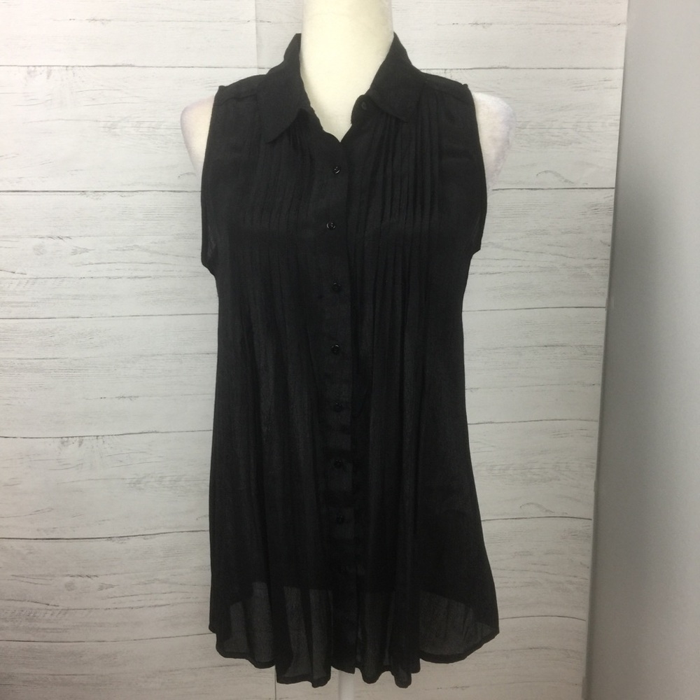 Button up pleated top. Pics do not do justice